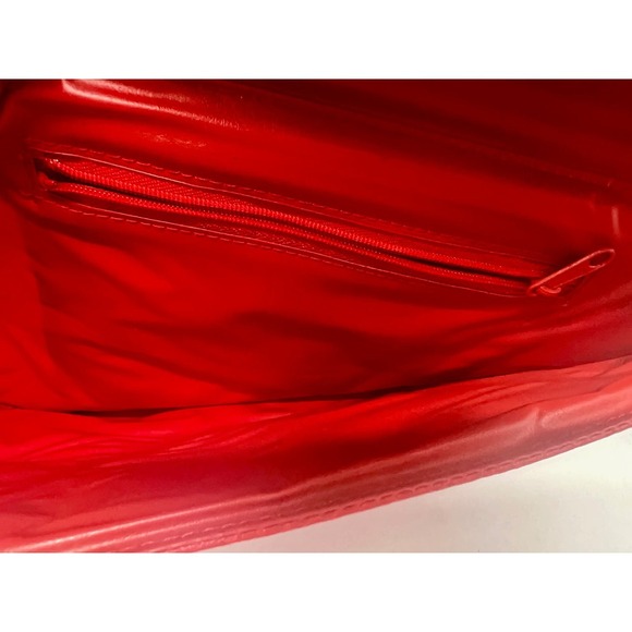 Vintage 80's Faux Leather Cherry Red Valentine’s Shoulder Bag w/ Button Closure - Picture 5 of 5